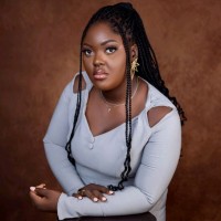 Esther Oluwapelumi Ayeku (Gmnse, Mnsbe)