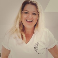 Dana Mahia