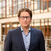 Dr. Oliver Meyer-van Raay