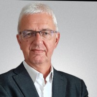 Arnold Schram