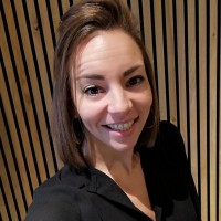 Naomi Naenen