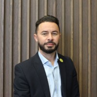 Os Kamil