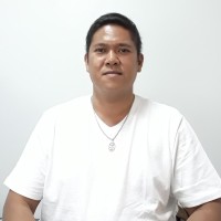 Dennis Flores