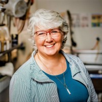 Erika Cross MacDonald