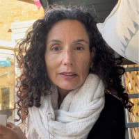 Simone Howe