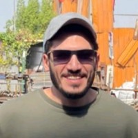 Ali. Hablas