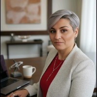 Iuliana R.