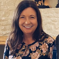 Lindy Stuart