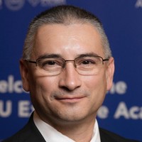 László Nagy, Om