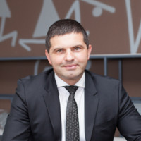 Dr Milos Ristic