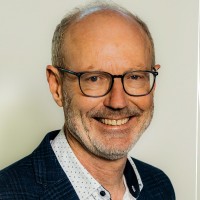 Andrew M Saunders
