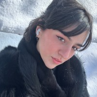 mia zhuchenko