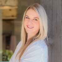 Lindsay Jones