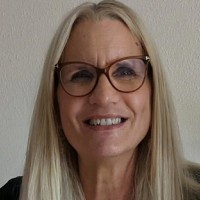 Shirley Springer