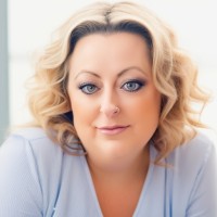 Julianne Hill