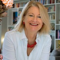 Claudia Gray