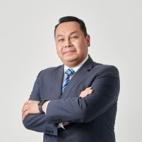 César A.