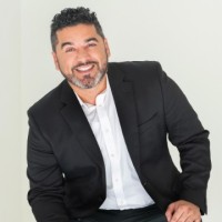 Roberto C. Paredes
