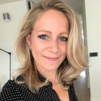 Joyce Custers