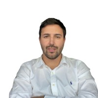 Eduardo León