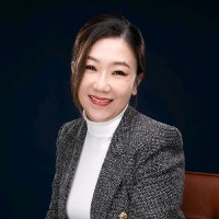 Vicky Lee