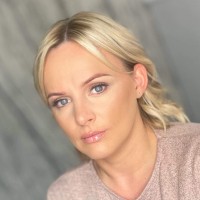 Vicki H