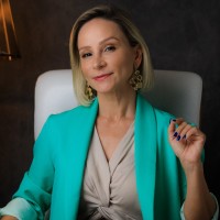 Flavia Maria Dechechi de Oliveira