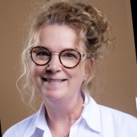 Esther Caljouw