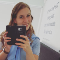 Iris Van Housselt