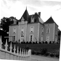 Le petit Chateau Des Cedres