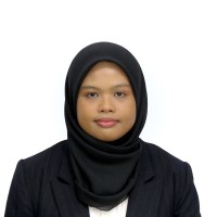Nur Qamarina