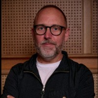 Sean Holmes