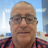 Zeev Tau