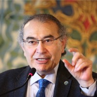 Prof. Dr. Nevzat Tarhan