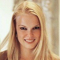 Lisa De Vries