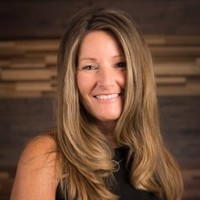 Lisa Ellis, Iida, Leed Ap
