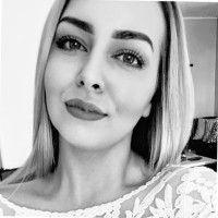 Nina Celine Sandblåst