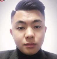 梁小龙