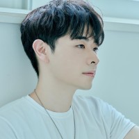 김우신
