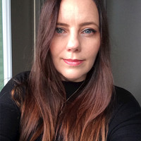 Karen Larsen, Chrl, Ait