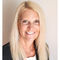 Doreen Holic