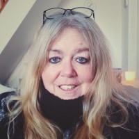 Lori Lundin