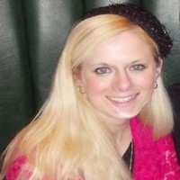 Lindsey Holcomb