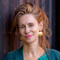 Evelyne Debeuckelaer