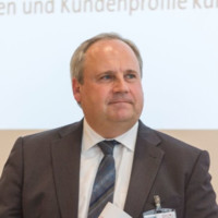 Dr. Carl Hans