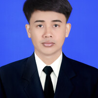 นริศ โตวัฒนา
