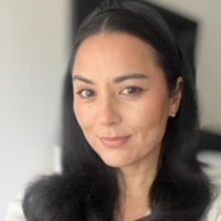 Laura Ikenouye
