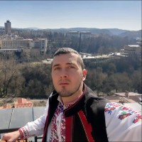Николай Михайлов