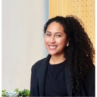 Raewyn L.