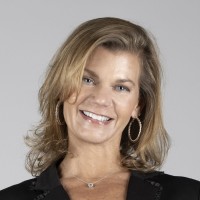 Melinda Pierce, Mba